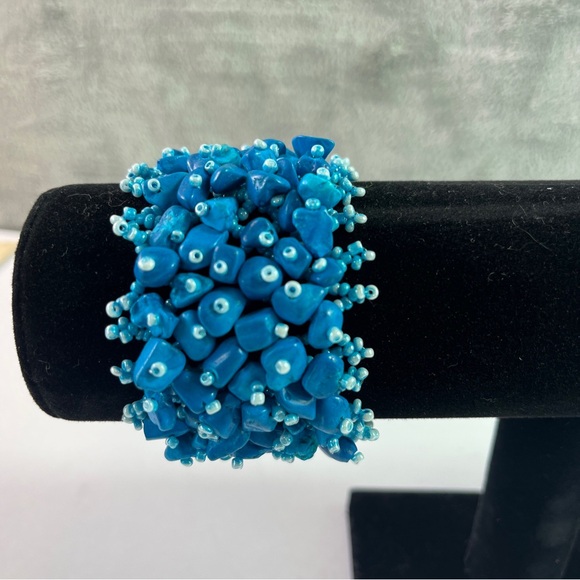 Howlite Turquoise Bracelet Chips seed bead Beach Coastal Mermaid - Picture 1 of 4
